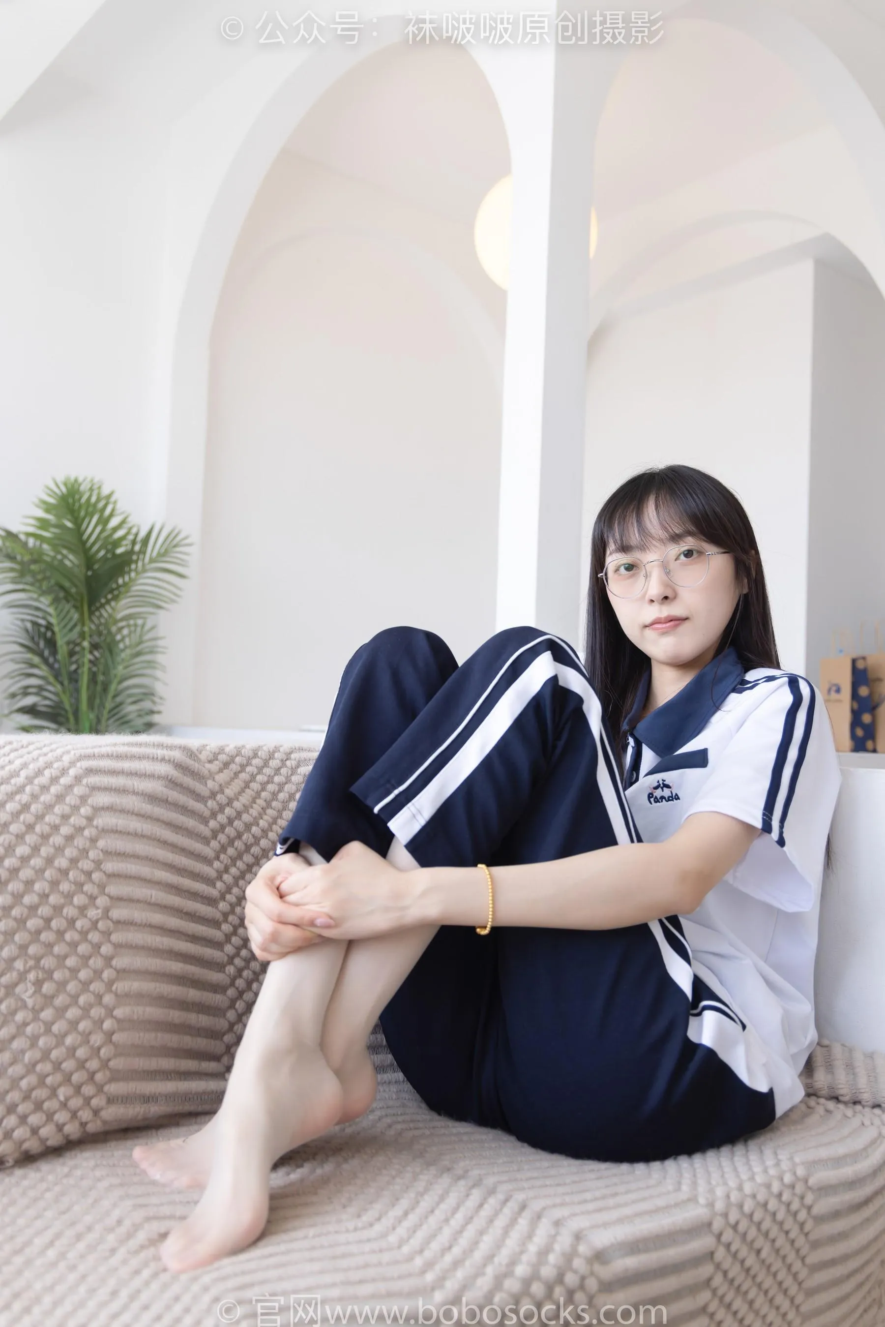 [BoBoSocks袜啵啵]NO.207 稚予-aj板鞋、白棉袜、油亮白丝、校服裤里丝[23] [53P]插图